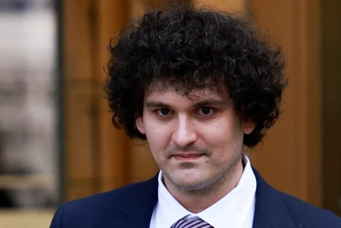 Bankman-Fried de FTX admet des erreurs mais nie la fraude au procès