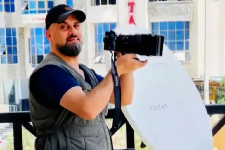 Le camarade photographe Samer Abou Daqqa blessé à Gaza dans les environs de l’école Farhana Source: écran d’Al Jazeera