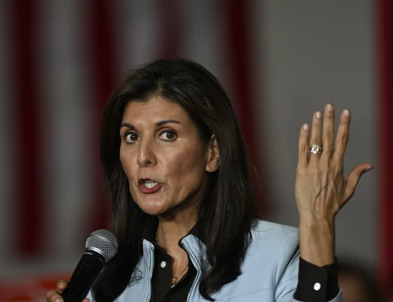 Nikki Haley lance une attaque contre Trump et Biden, les accusant d'incapacité à diriger l'Amérique