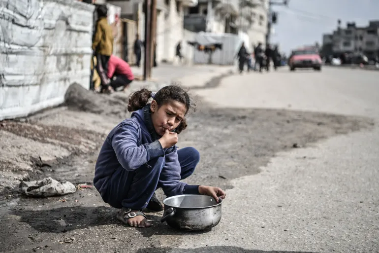 Enfants de Gaza souffrant de malnutrition en raison du blocage des aides (Agence Anadolu)