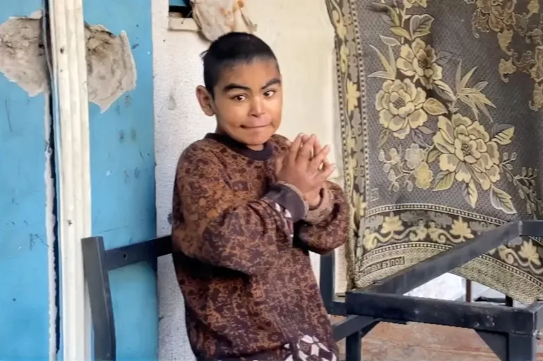 Sans nourriture ni médicament.. Des enfants handicapés font face à l'alliance des malheurs à Gaza