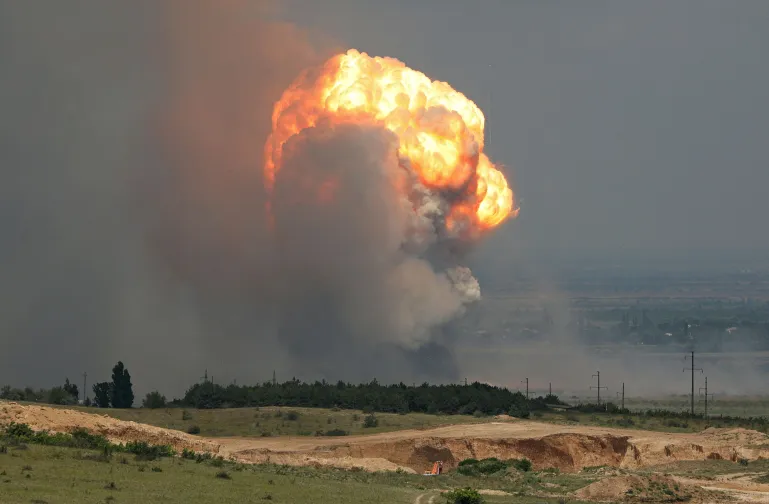 Explosions passerelles en Crimée