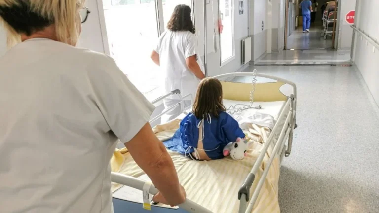 Droits des enfants hospitalisés en psychiatrie: interdiction de l’isolement