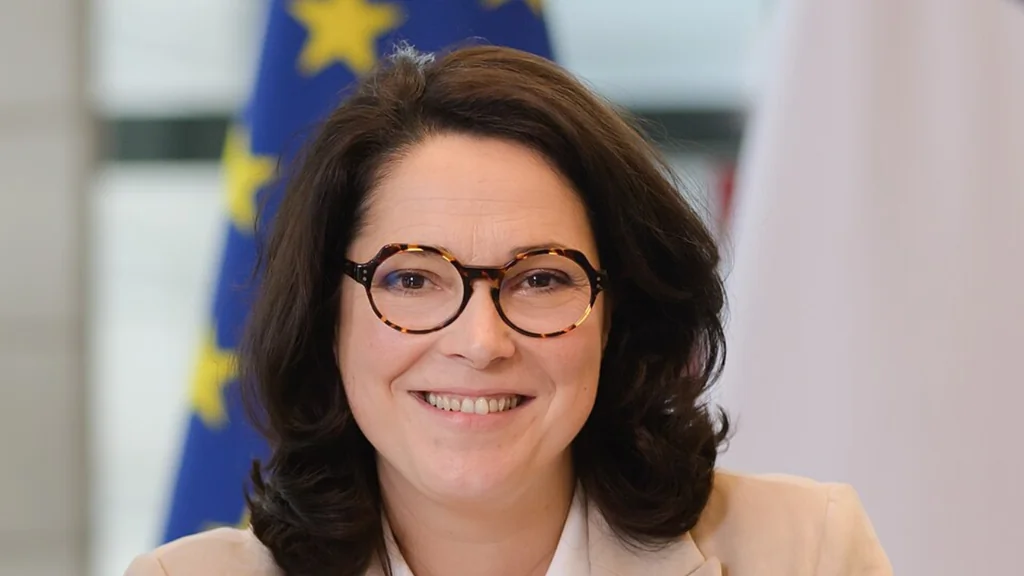 Journée mondiale du bénévolat: visites ministérielles dans le Rhône et la Somme