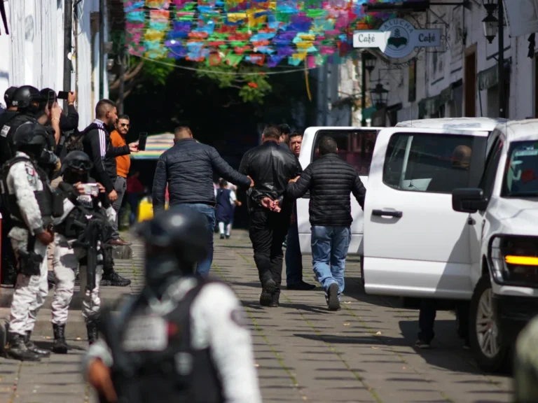 Attentat à la voiture piégée devant un commissariat au Michoacán