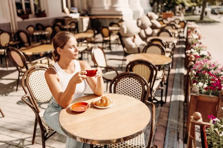 Boire du café chaque jour aide les femmes à bien vieillir, selon Harvard