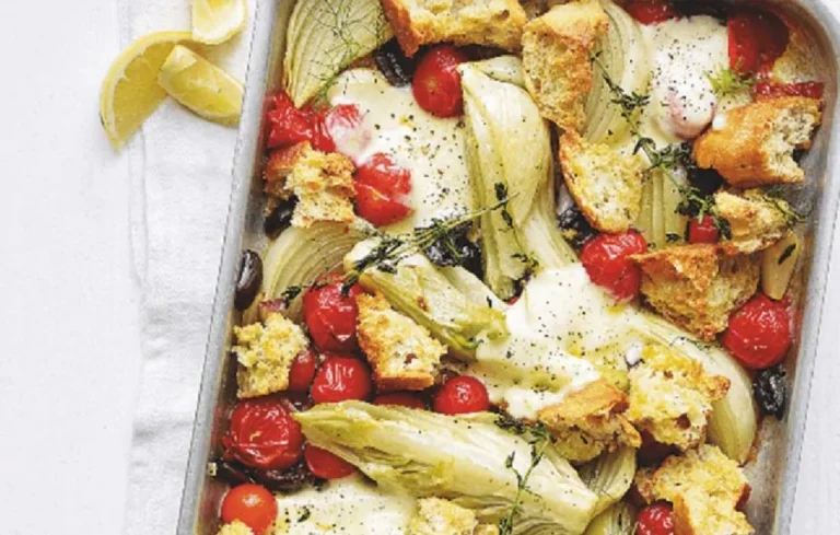 Gratin méditerranéen sur plaque avec mozzarella