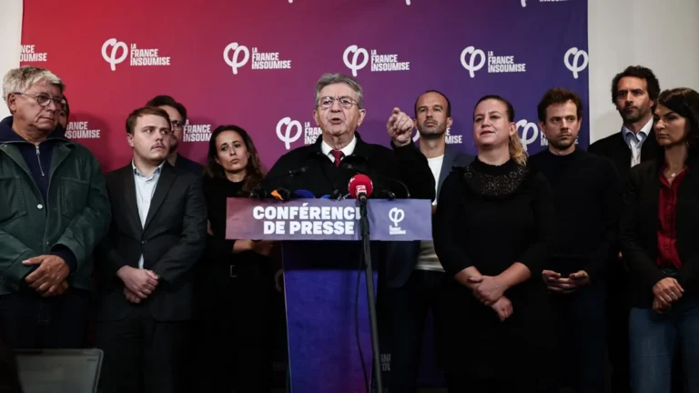 Mélenchon prêt à répondre à l&rsquo;invitation de la commission sur l&rsquo;islamisme