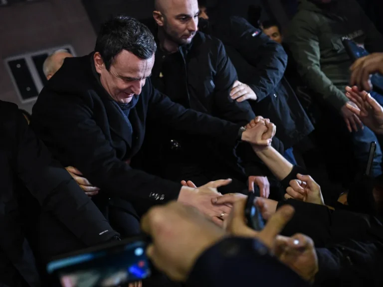 Kosovo : la victoire probable d'Albin Kurti aux élections législatives