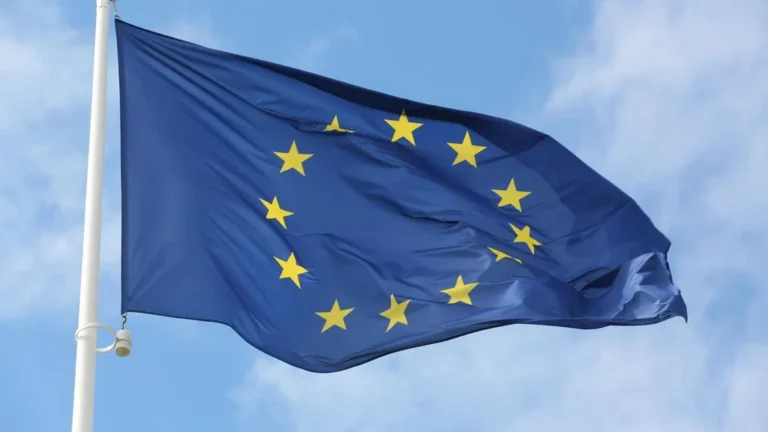 Union européenne: durcissement net de la politique migratoire adopté
