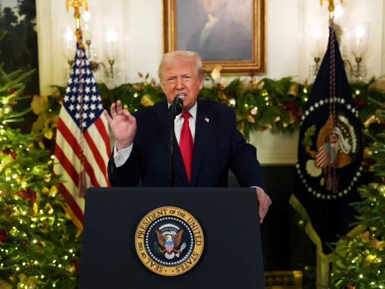 Trump vante ses succès et attaque les immigrés dans un discours