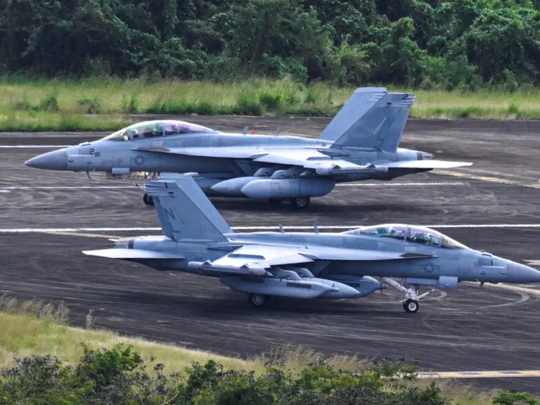 US tue 4 en mer Pacifique, tensions montent avec le Venezuela