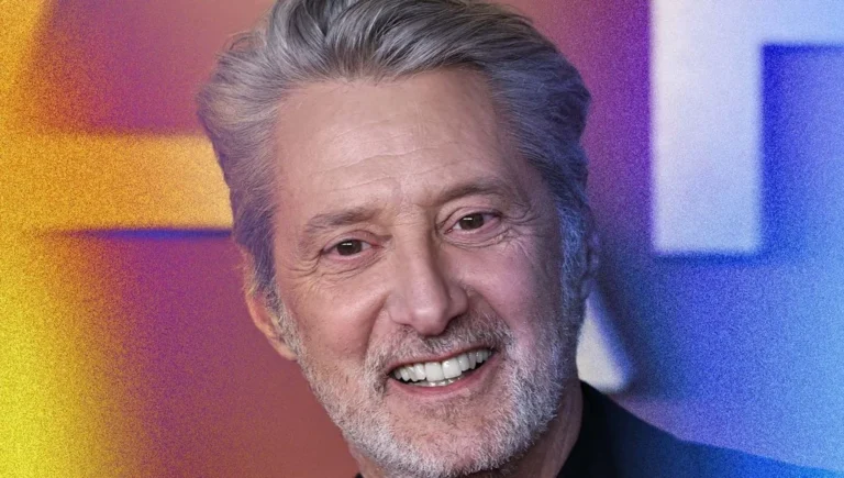 Antoine de Caunes : 40 ans de carrière et son rôle de passeur culturel