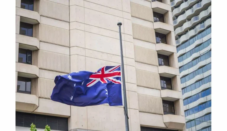 Bondi: la police affirme que les assaillants ont agi seuls