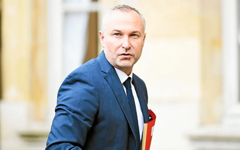 Budget 2026: la surtaxe sur les grandes entreprises relancée
