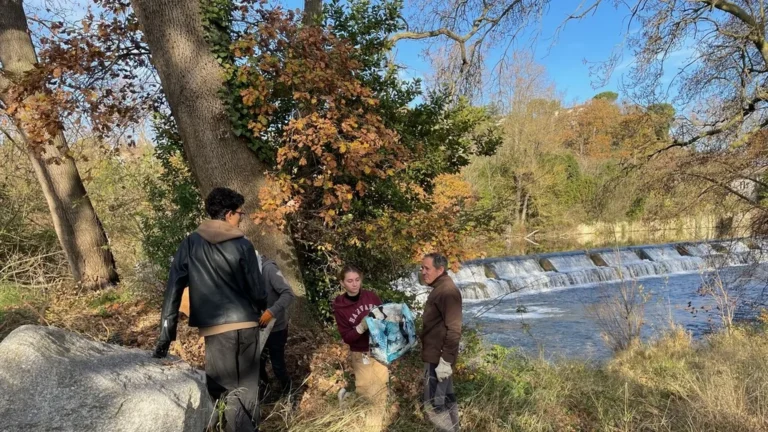 Carcassonne : des étudiants du lycée Charlemagne mobilisés contre la pollution plastique