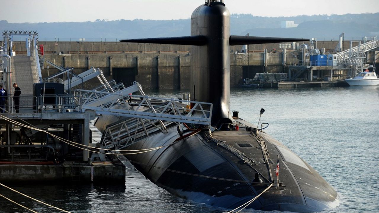 Sous-marin nucléaire à l’Île Longue