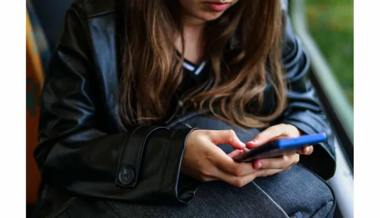 Australie: interdiction des réseaux sociaux pour les mineurs
