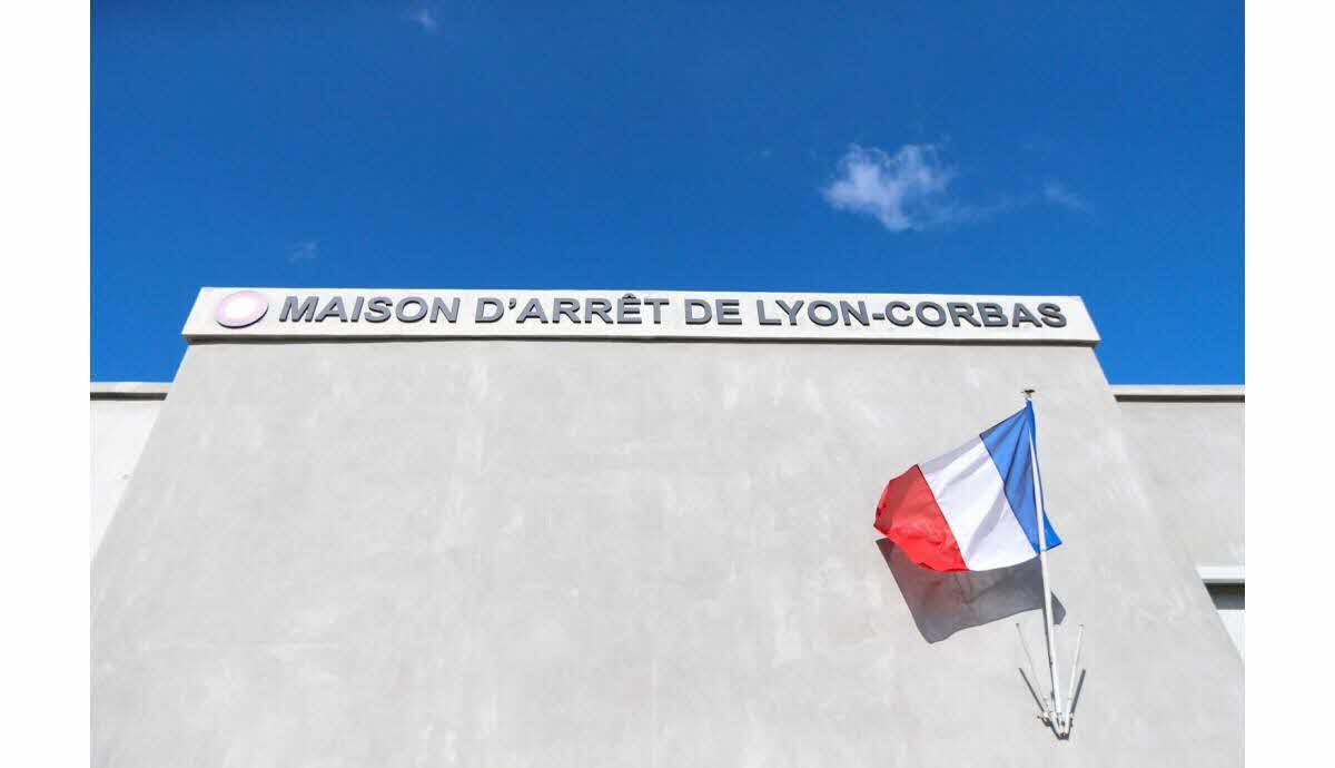 image illustrant l'évasion d'un détenu dans un sac à linge en prison