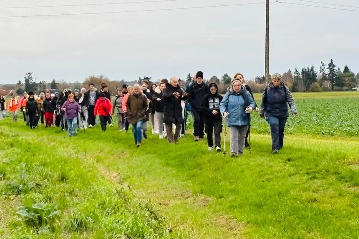 Marche du Téléthon à Férolles, participants et organisateurs