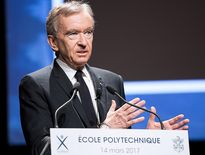 Conférence à l’Ecole polytechnique de Bernard Arnault, en 2017.