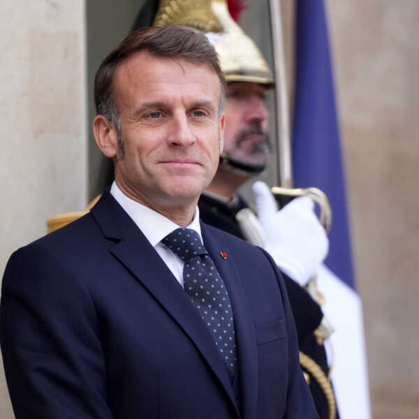 Macron menace la Chine de droits de douane