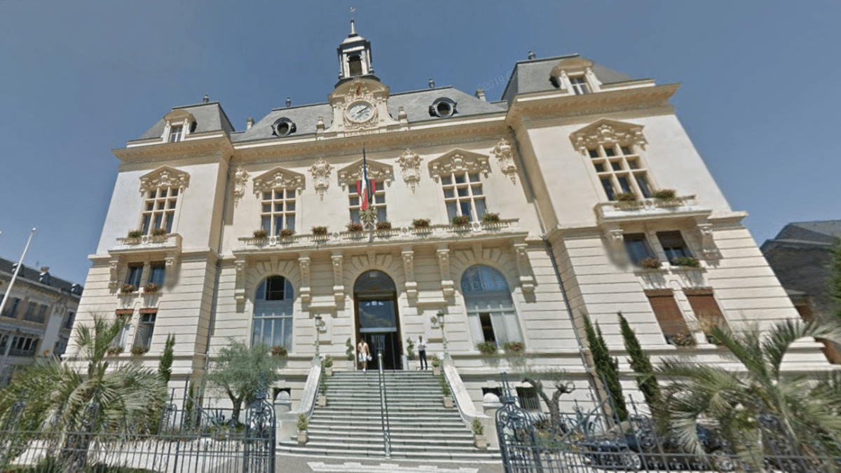 Mairie de Tarbes, illustration administrative locale