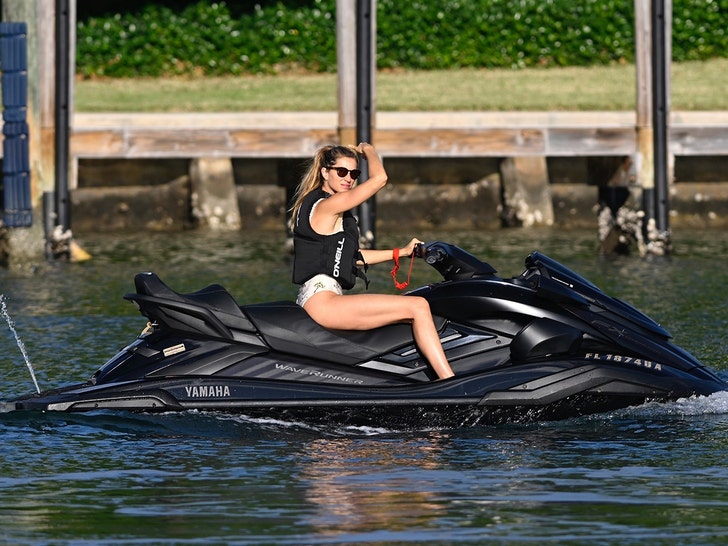 Gisele Bündchen et Joaquim Valente sur des jet skis en Floride