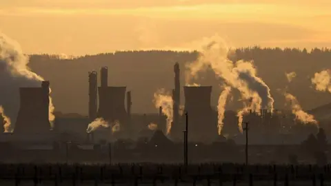 Vue générale de la raffinerie de Grangemouth au coucher du soleil