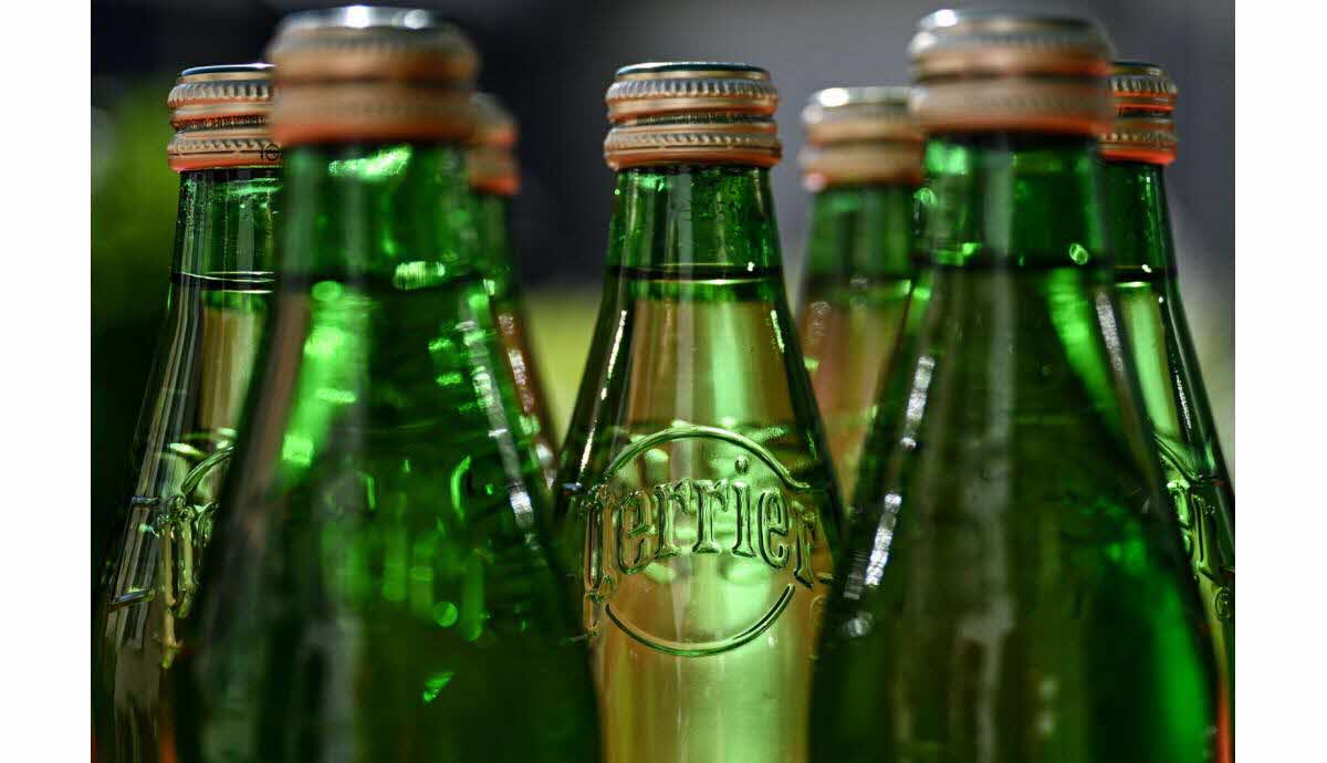 Perrier sur le site de Vergèze, eau minérale naturelle