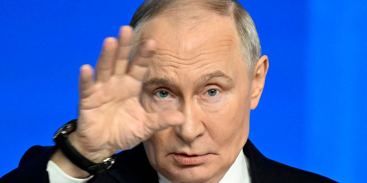 Poutine lors d'une conférence de presse