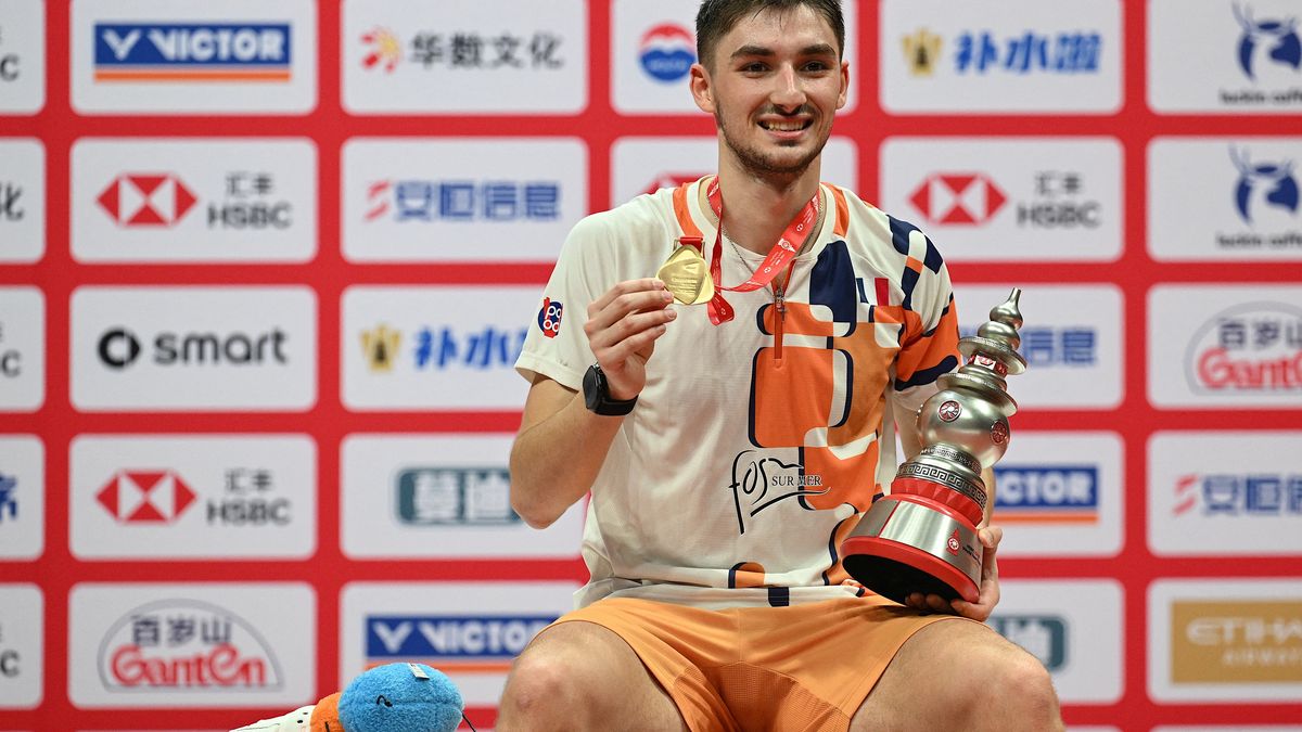 Christo Popov remporte les finales mondiales de badminton à Hangzhou
