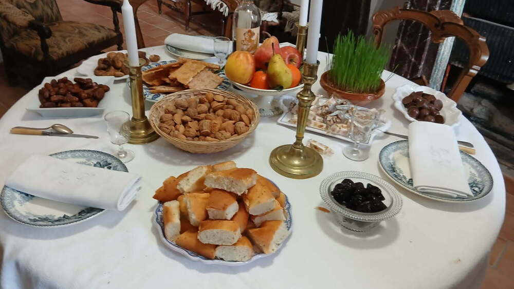 Table festive provençale et santons de Noël