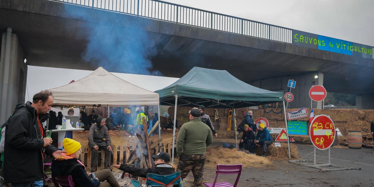 Vue des embouteillages sur l'autoroute sud-ouest