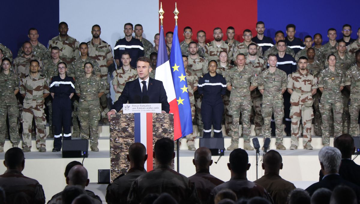 Macron annonce le porte-avions sur une base à Abou Dhabi