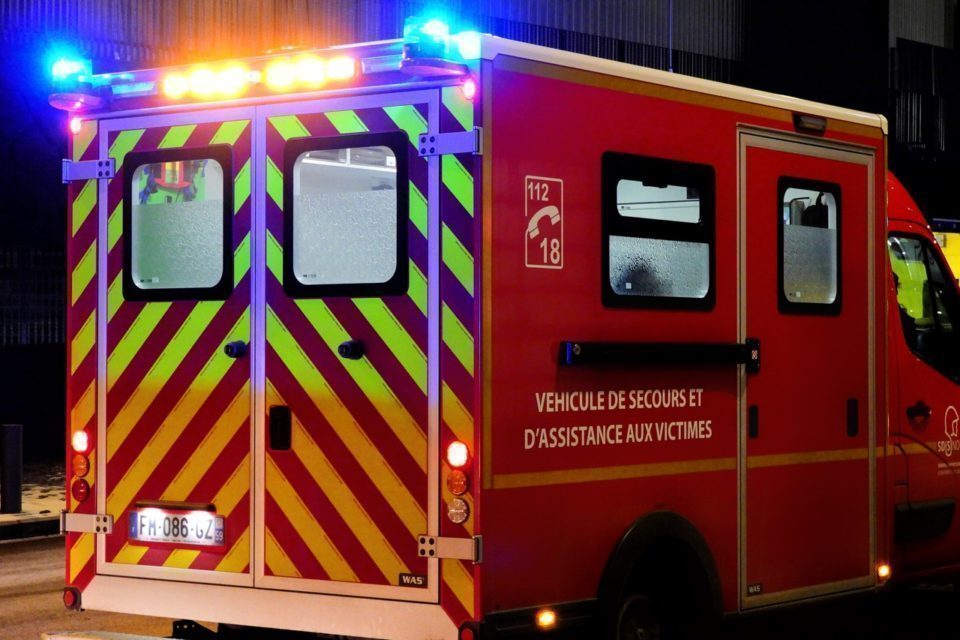 Intervention des pompiers après une collision routière à Saint-Aubin-de-Terregate