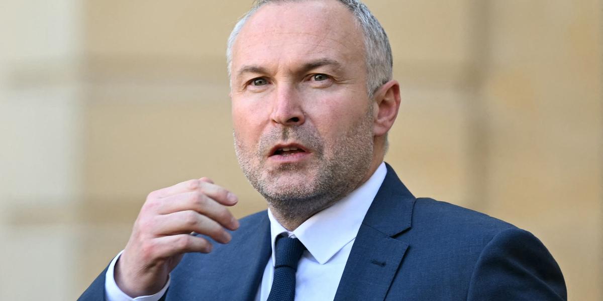 Salle parlementaire lors d'un débat budgétaire sur le budget