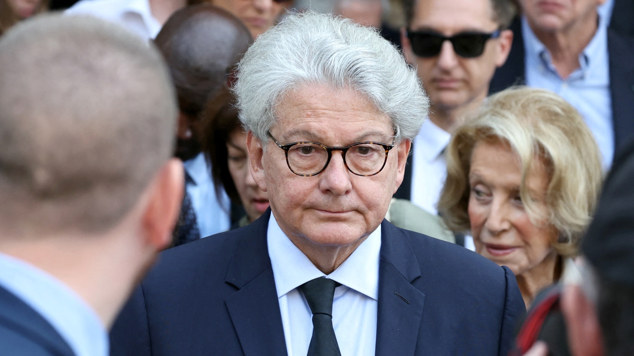 Salle de presse ou conférence autour de la régulation du numérique