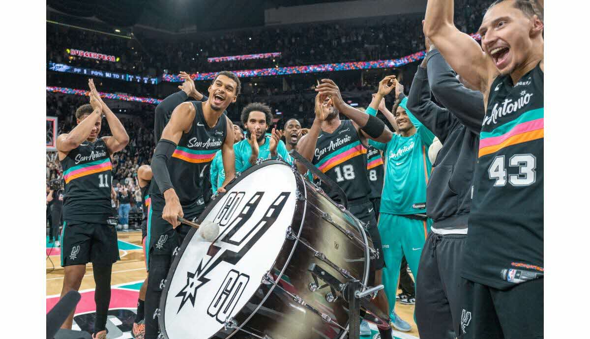 Victor Wembanyama face au Thunder lors d'un match de NBA