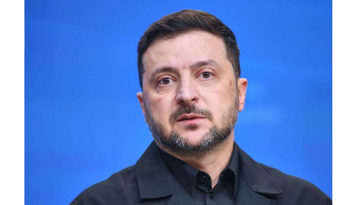 Zelensky présentant la nouvelle version du plan américain