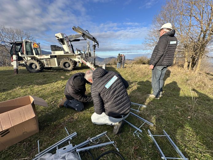 Pradières et les travaux sur le pylône