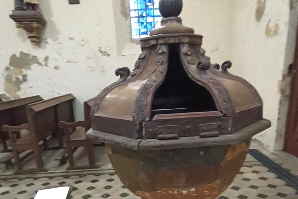 Font baptismaux de l’église Saint-Nicolas-de-Pierrepont en Manche