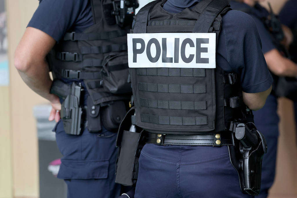 Armes et munitions dérobées lors d'une agression à Villeurbanne