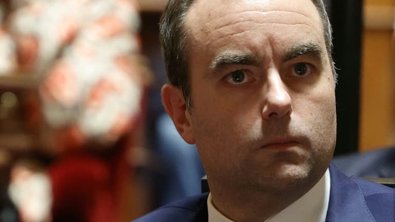 Le Premier ministre Lecornu lors d'une séance à Paris