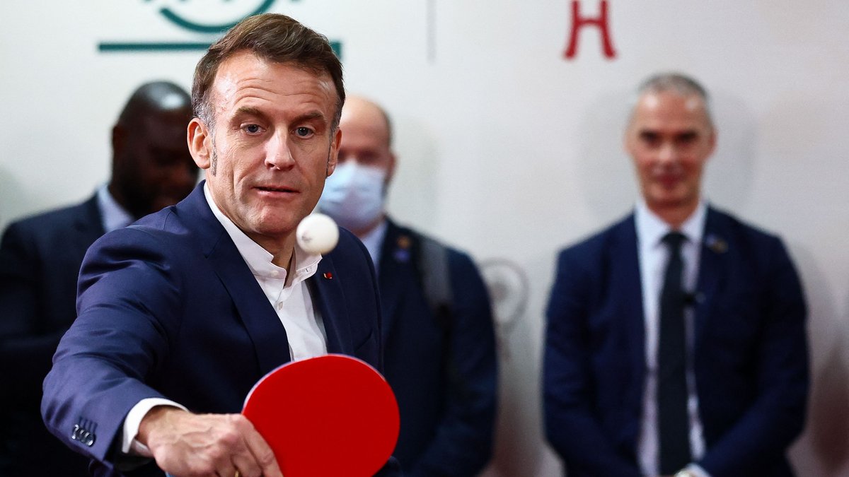 Macron et Felix Lebrun en duel de ping-pong en Chine
