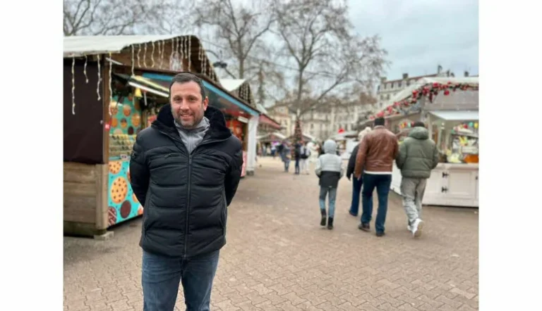 Marchés de Noël en France: Bellecour et dynamiques locales