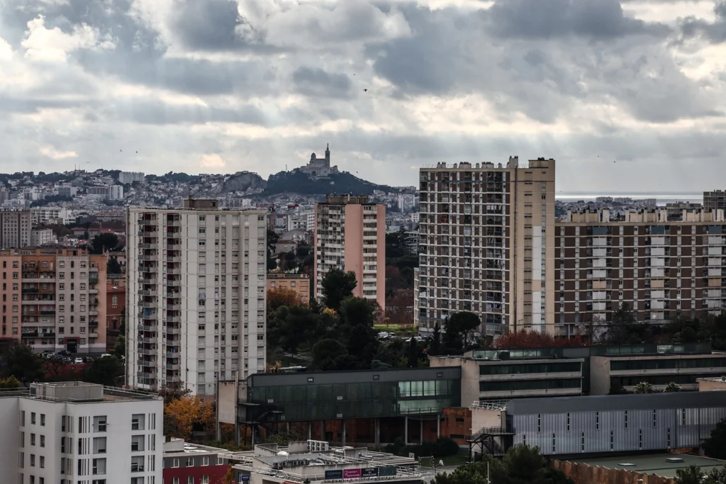 Marseille : une jeune femme agressée violemment après un refus d'avance