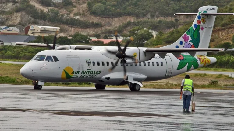 Air Antilles clouée au sol après suspension administrative