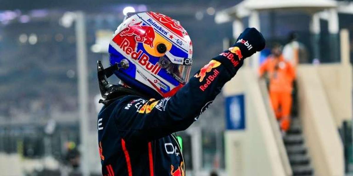 Voitures de F1 sur la grille d'Abu Dhabi