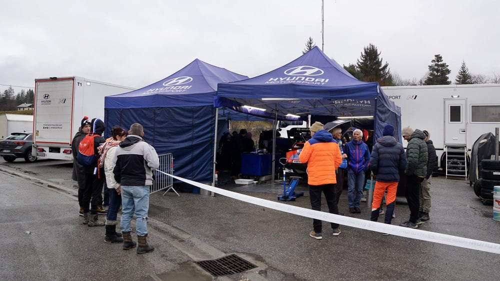 La place de Selonnet transformée en base d'essais Hyundai